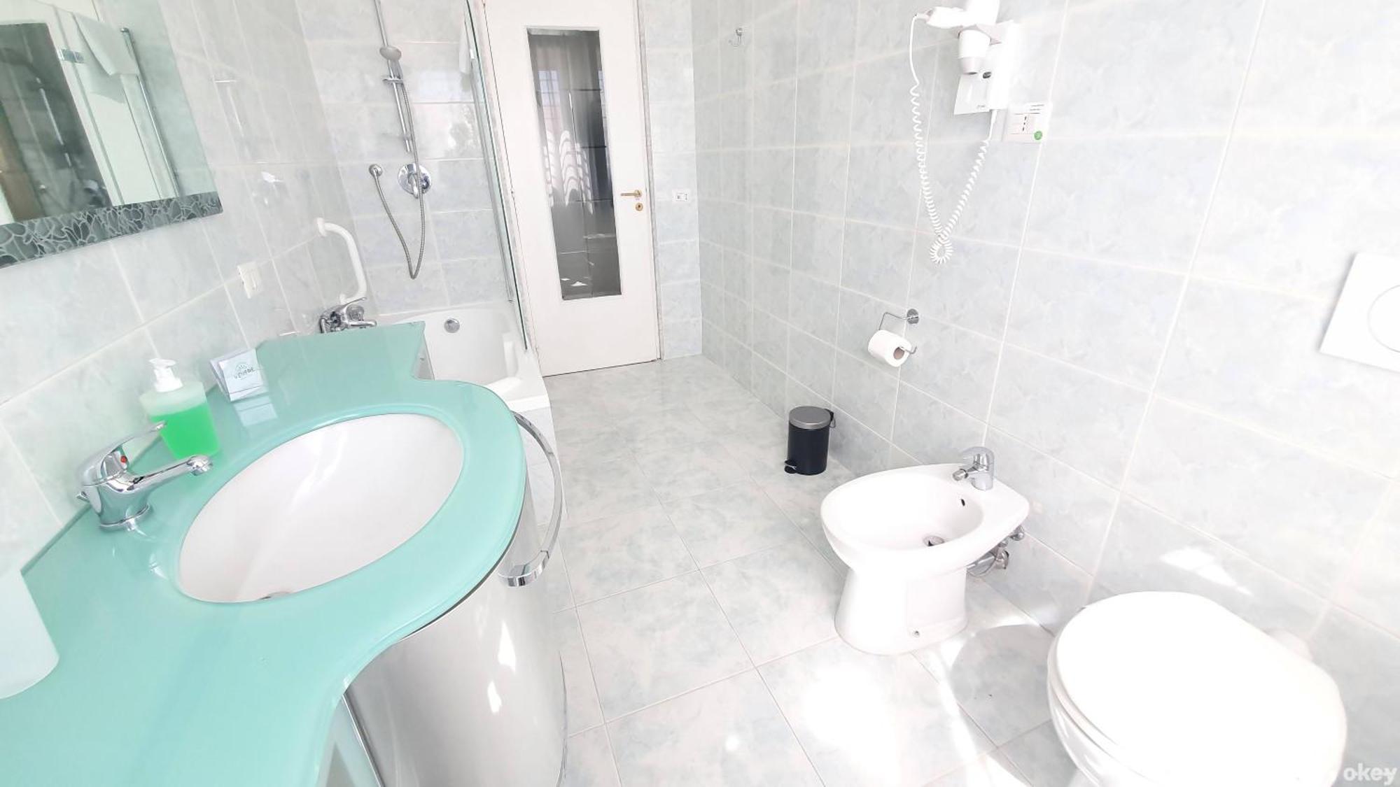 Limited Edition Guesthouse Bari Luaran gambar